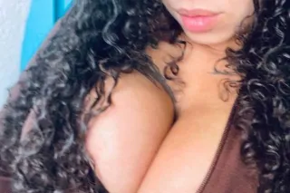 Julia 🌹🥰 is now available righ... - Image 2