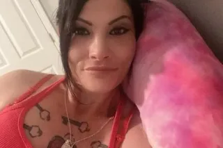 ITS UR GURL LUCKY CHARM YOU KN... - Image 3