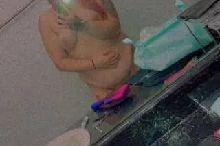 thick latina - 21 - Image 1