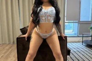 ⭕ CLASSIC BEAUTY FEMININE LINES EXQUISITE CURVES AND THE SEXIEST LEGS AND ARSE IN TOWN! ⭕ - Image 4