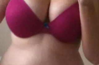 Looking for a hot and sexie Ma... - Image 1