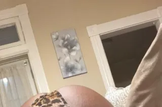 Young Jamaican Beauty - 25 - Image 3