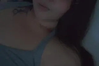 curvy green eyed sub wanting to please for roses. - Image 5