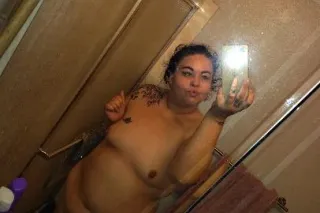 curvy green eyed sub wanting to please for roses. - Image 7