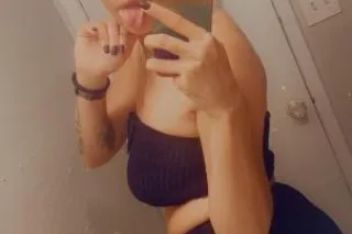 EARLIE BIRD GETS THE FIRST NUT... - Image 1