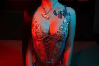 Upscale Suite Petite Redhead - Image 8