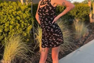 Outs available, no car dates, ... - Image 2