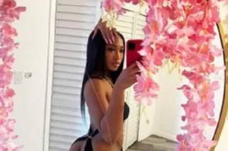 Sexy dick_suckin monster👅🍑Juic... - Image 3