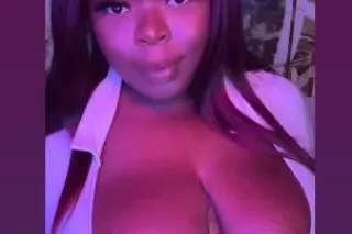 LOOKING TO UNWIND WITH A UPSCA... - Image 3