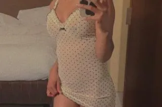 Slim Busty Cutie ✨ - 28 - Image 1