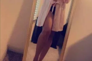 Let me be your get away🍑 38 ye... - Image 2