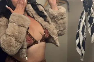 Wet Wet 💦💦 Keeps me in Bloom -... - Image 4