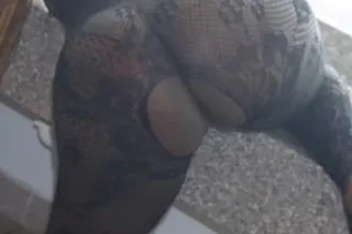 HOT COCO - 32 - Image 1