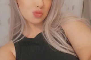 Blonde, bodacious, and dangero... - Image 4