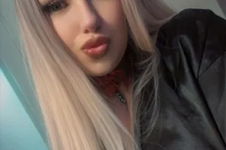 Blonde, bodacious, and dangerously irrresistible! 💖💋 - Image 9