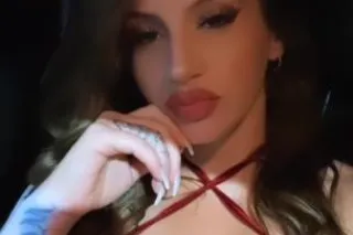 Natural Curvy Bombshell - 27 - Image 4