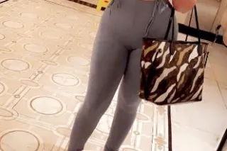 Natural Curvy Bombshell - Image 9