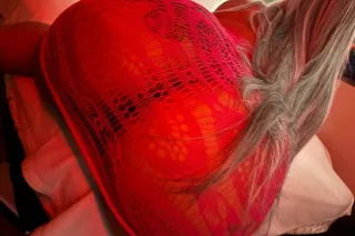 BLONDE TATTED BOMBSHELL W THA GOOD THROAT - Image 6