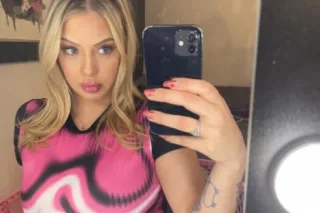 Luxury Blonde Bombshell – Eleg... - Image 1