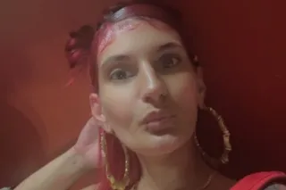 BIRTHDAY QUEEN! 4 foot 9 real ... - Image 3