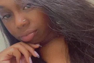 Pretty Face, Great Company 🤍 - Image 6