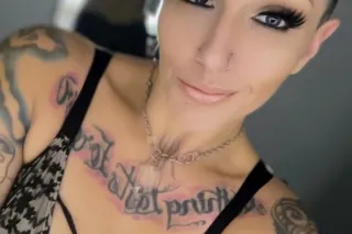 HAPPY HUMPDAY$! CUM SEE ME OR ... - Image 2