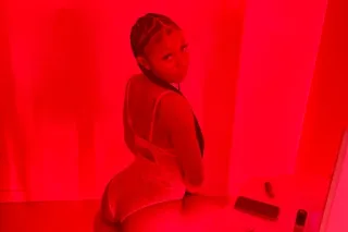 Watch me play w my wet creamy ... - Image 1