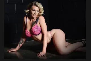 100 REAL PICS 📸 JUICY BOOTY PERFECT BODY ALWAYS A GREAT TIME - Image 1