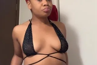 lets have some fun daddy💦😝 - Image 1