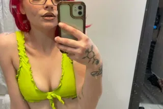 Lola is ready to play with you... - Image 3