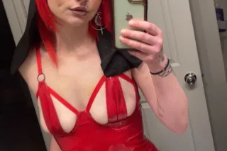 Lola is ready to play with you... - Image 1