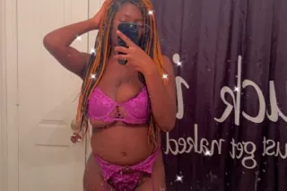 new in town looking to meet yo... - Image 2