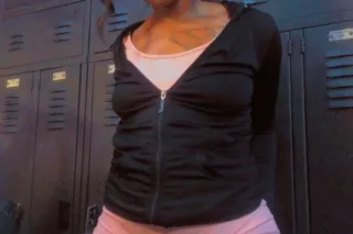 New In Town 💕 - Image 5