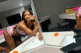 Im Back Baby🎀 im your sexy🍫 ex... - Image 2