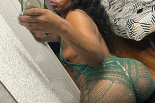 Petite Freak In Town For A Goo... - Image 4