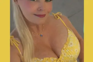 🎀🩷SPECIALS 💦 HOURS 185 //HALFS 135 AVAILABLE 🩷🎀 45 AND OVER 🎀 CONTENT 🩷 🎈SEXTING 🎈🎀 PRIVATE-- INCALL --. NO-- BS 🎀🩷 CHECK ME OUT ON.. ((FANSLY CANDY 1981 )))🎀🩷🎀 - Image 1