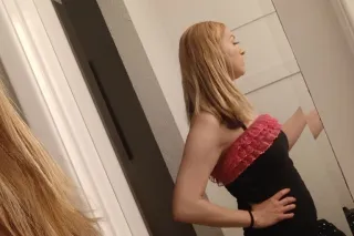 The Girl Next Door - 35 - Image 3