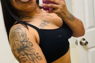 chicaCalientee - Image 1