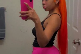 Hi sweetie😍🥵 I’m Brenda— an in... - Image 2