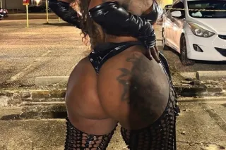 This a pay phone not a play phone - Image 5