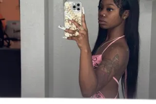 5’2 PETITE 🍫 TREAT READY TO ME... - Image 4