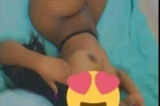 🌺 Cute Latina With a Flirty Pe... - Image 2