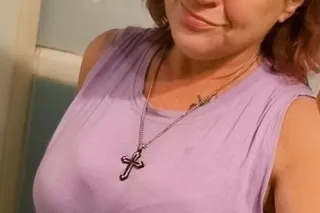 Quick Hookup: Stepmom Availabl... - Image 1