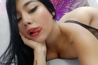 soy una linda chica delgada di... - Image 4