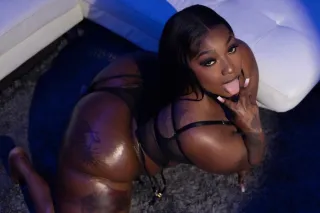 JUST VISITING ⏰ 5 ⭐ BIG BOOTY BBW BADDIE 😍 AVAILABLE NOW 📲 INCALLS OUTCALLS &amp; FT SHOWS - Image 4