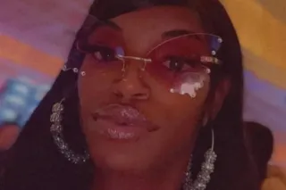 Petite Princess in town - Image 6