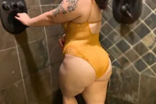 ! best head &amp; pussy in town ! content for sale ! - Image 1