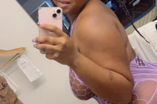 looking for someone chill to h... - Image 1