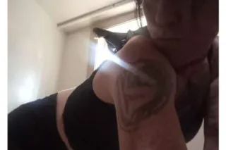 Tavares ❄ Its cold outside . c... - Image 1