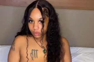 🥹🤩 ‼‼ EVER SEEN AN ASS SOO FAT... - Image 2